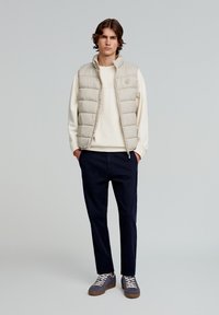 Scalpers NEW GSTAAD  - Väst - beige