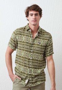 ALTONADOCK ESTAMPADA MANGA CORTA - Camisa - kaki