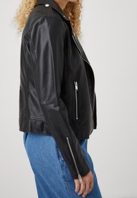 VILA Giacca in similpelle - black