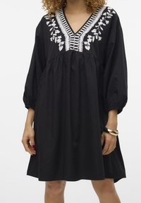 Vero Moda Vestido informal - black
