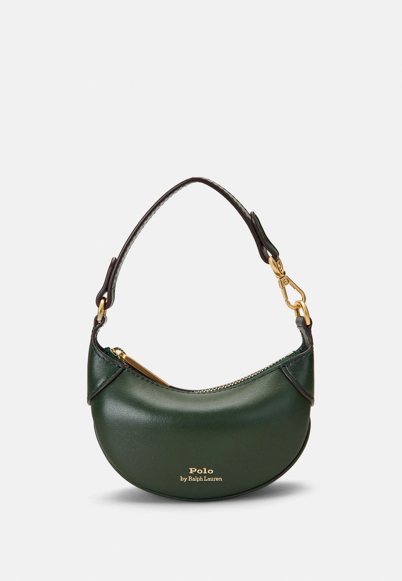 Πράσινη δερμάτινη τσάντα χειρός με καμπυλωτό σχέδιο, κλείσιμο με φερμουάρ στην κορυφή, χρυσά μεταλλικά στοιχεία και κοντή λαβή. Λογότυπο "Polo by Ralph Lauren" στο μπροστινό μέρος.
