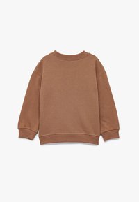 Bruine sweatshirt met een ronde hals, lange mouwen en ribgebreide manchetten; gladde textuur met een effen kleur, geen patronen of accenten zichtbaar.