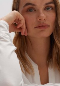 OPUS LANGARM FULJA - Bluse - milk