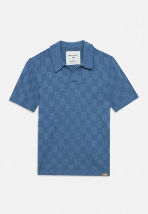 Polo tricoté à manches courtes bleu avec motif damier texturé et col, étiquette Abercrombie Kids taille 7/8.