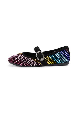 Zwarte Mary Jane platte schoen versierd met meerkleurige strass-steentjes en een zilveren gesp op het bandje bovenop.