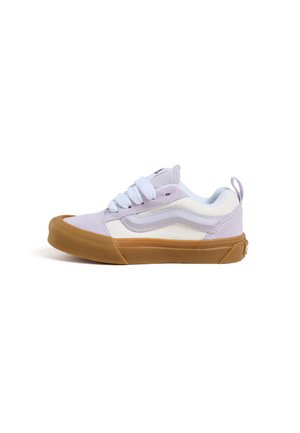 Trainers - lavendar
