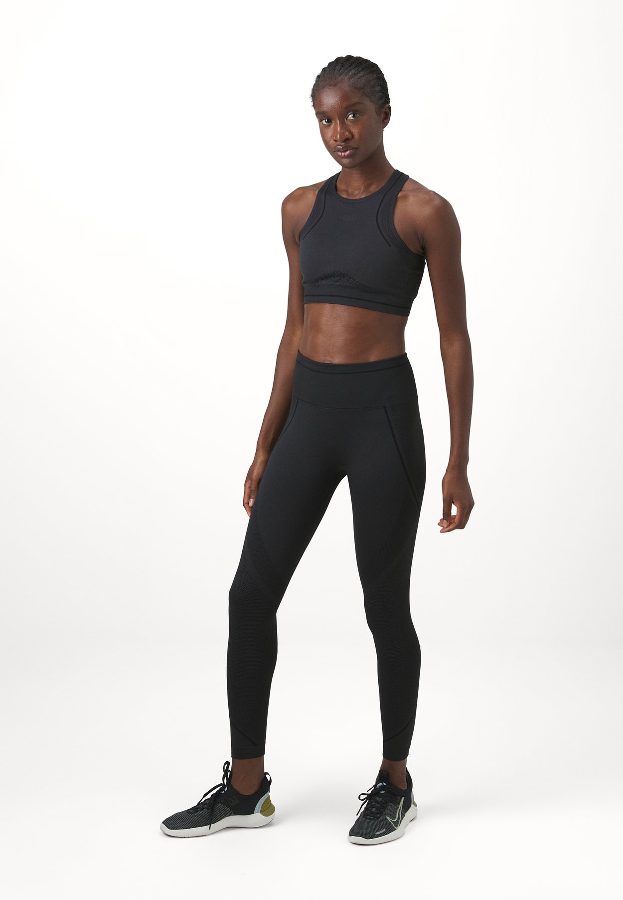 ENDURANCE SEAMLESS BRA