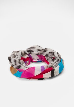 Meerlingige infinity sjaal met abstracte patronen in zwart, wit, roze, paars, blauw en bruin, plat uitgestald op een witte achtergrond.