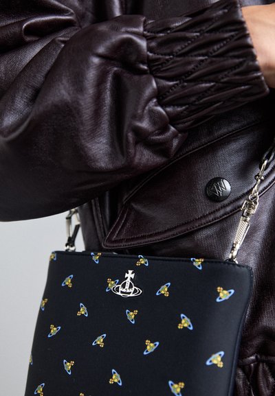 Vivienne Westwood SQUIRE SQUARE CROSSBODY UNISEX - Torba preko tijela - black