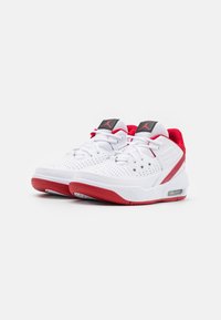 Jordan JORDAN MAX AURA 5 UNISEX - Basketbalové boty - white/gym red/black