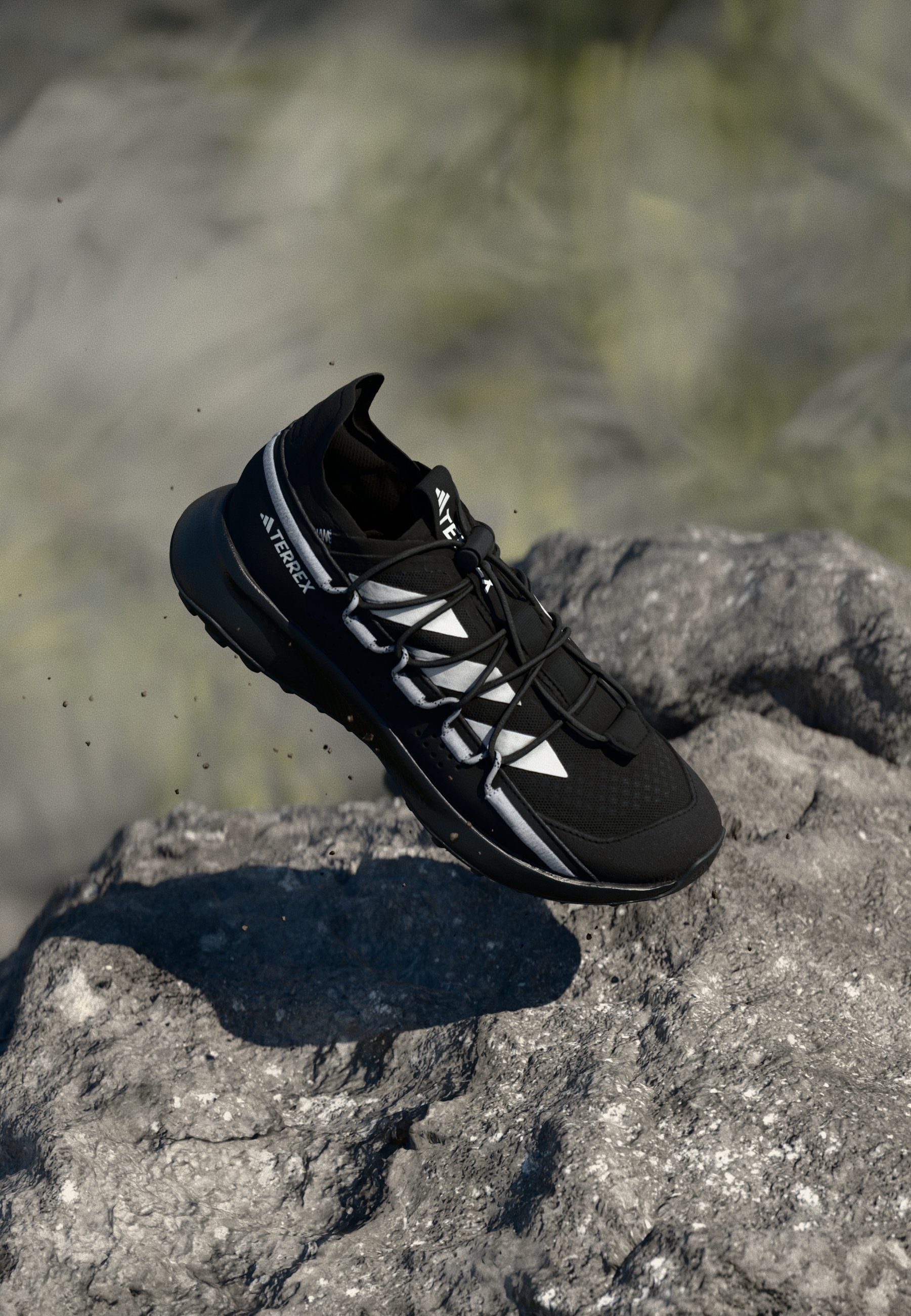 adidas Terrex VOYAGER 21 TRAVEL Zapatillas de senderismo core