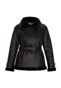Veste en cuir noir avec un col en fausse fourrure, taille ceinturée et poches zippées ; finition texturée et manches retroussées.