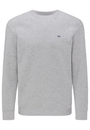 Sudadera gris hecha de una tela suave, con un cuello redondo, mangas largas, puños acanalados y un pequeño logo azul de "Lee" en el pecho.