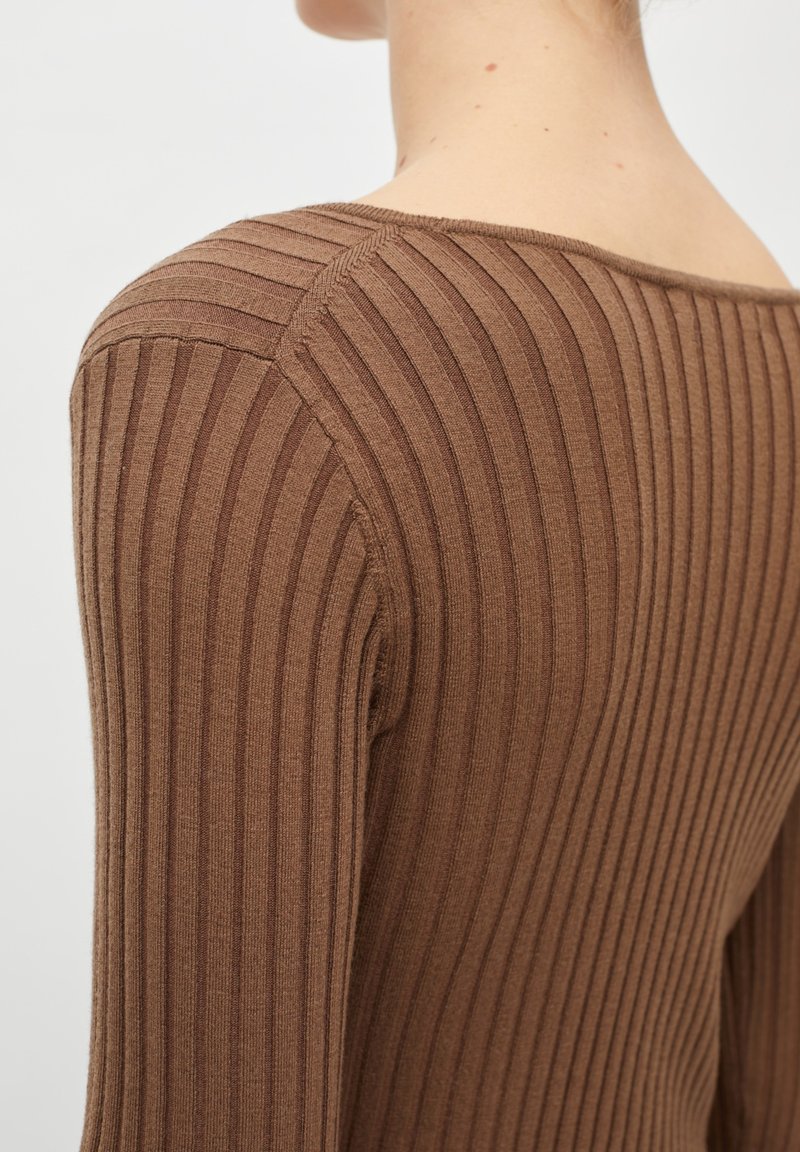 Damen Strickjacken | Greta & Luis Strickpullover braun - OS83177 Damen Strickjacken | Greta & Luis Strickpullover braun - OS83177