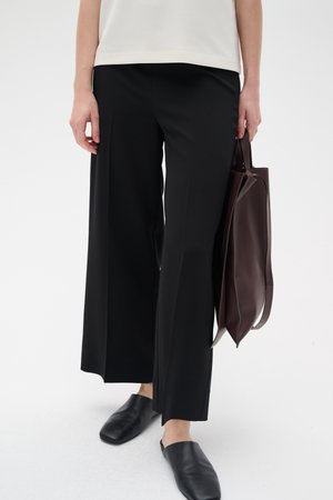 ZHEN CULOTTE - Stoffhose - black