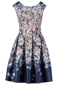 Robe sans manches bleu marine avec corsage ajusté et jupe plissée, ornée d’un imprimé floral multicolore dense qui s’estompe vers l’ourlet.