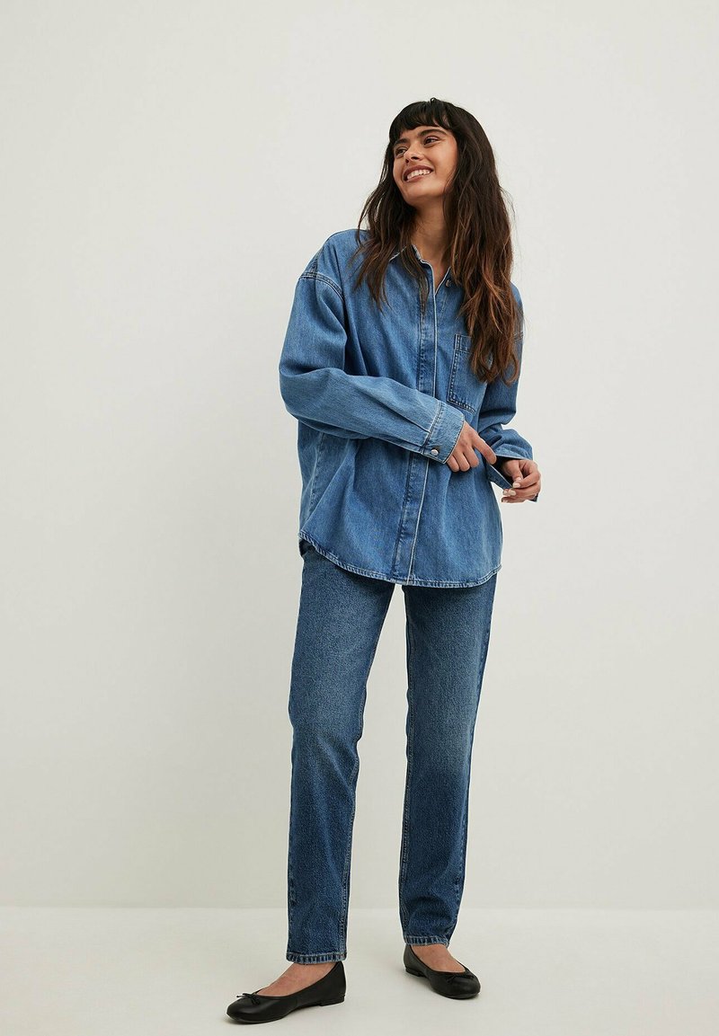 NA-KD Straight leg jeans blauw