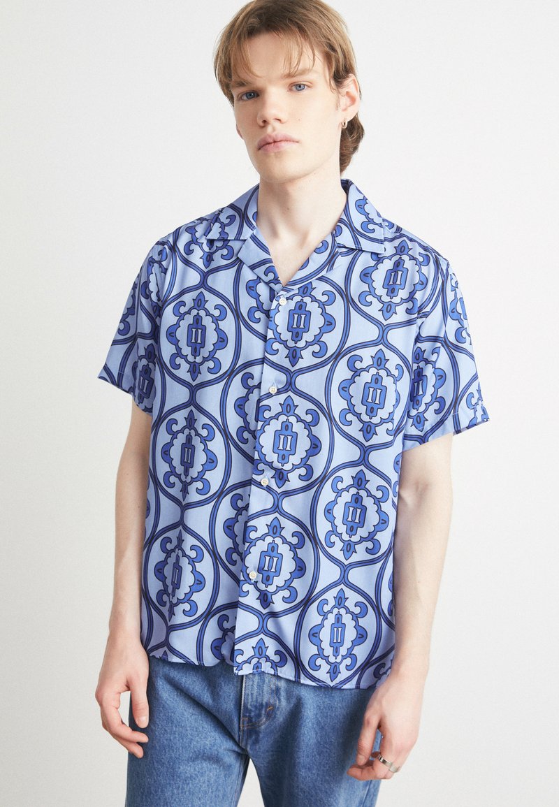 Les Deux ORNAMENT SHIRT - Srajca - summer sky/surf blue