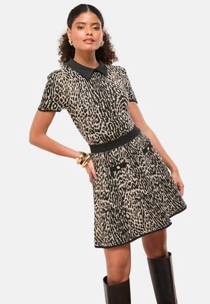 REGULAR FIT - LEOPARD PRINT COLLARED SHORT SLEEVE - T-Shirt print - black/brown animal