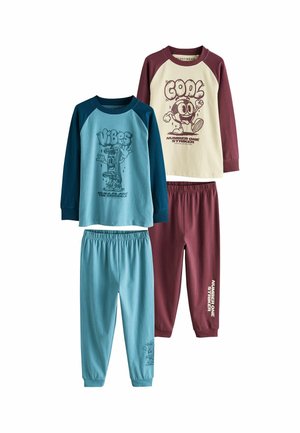 Zwei langärmelige Raglan-Pyjamas mit passenden Hosen, einer blau mit "Vibes" Skateboarddruck, einer cremefarben und bordeaux mit "Good" Cartoon-Druck.