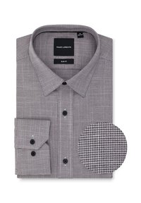 Złożona koszula męska o długim rękawie w slim fit, z czarnymi guzikami i drobnym czarno-białym wzorem w jodełkę, widoczna metka marki wewnątrz kołnierza.