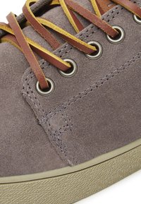 Pompeii HIGBY - Tenisice - mauve