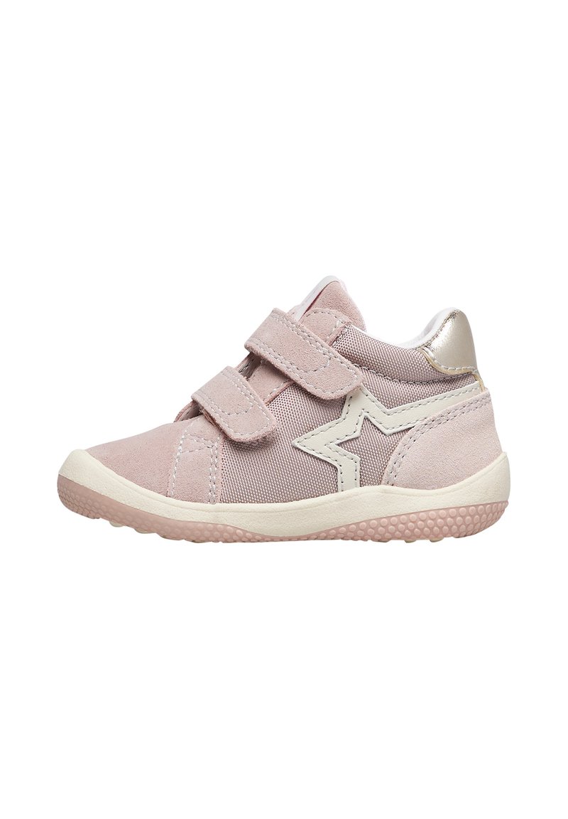 Sneakers rosa per bambini con due strap in velcro, dotate di una tomaia in tessuto testurizzato, un design di stelle bianche a contrasto e suola in gomma con grip.