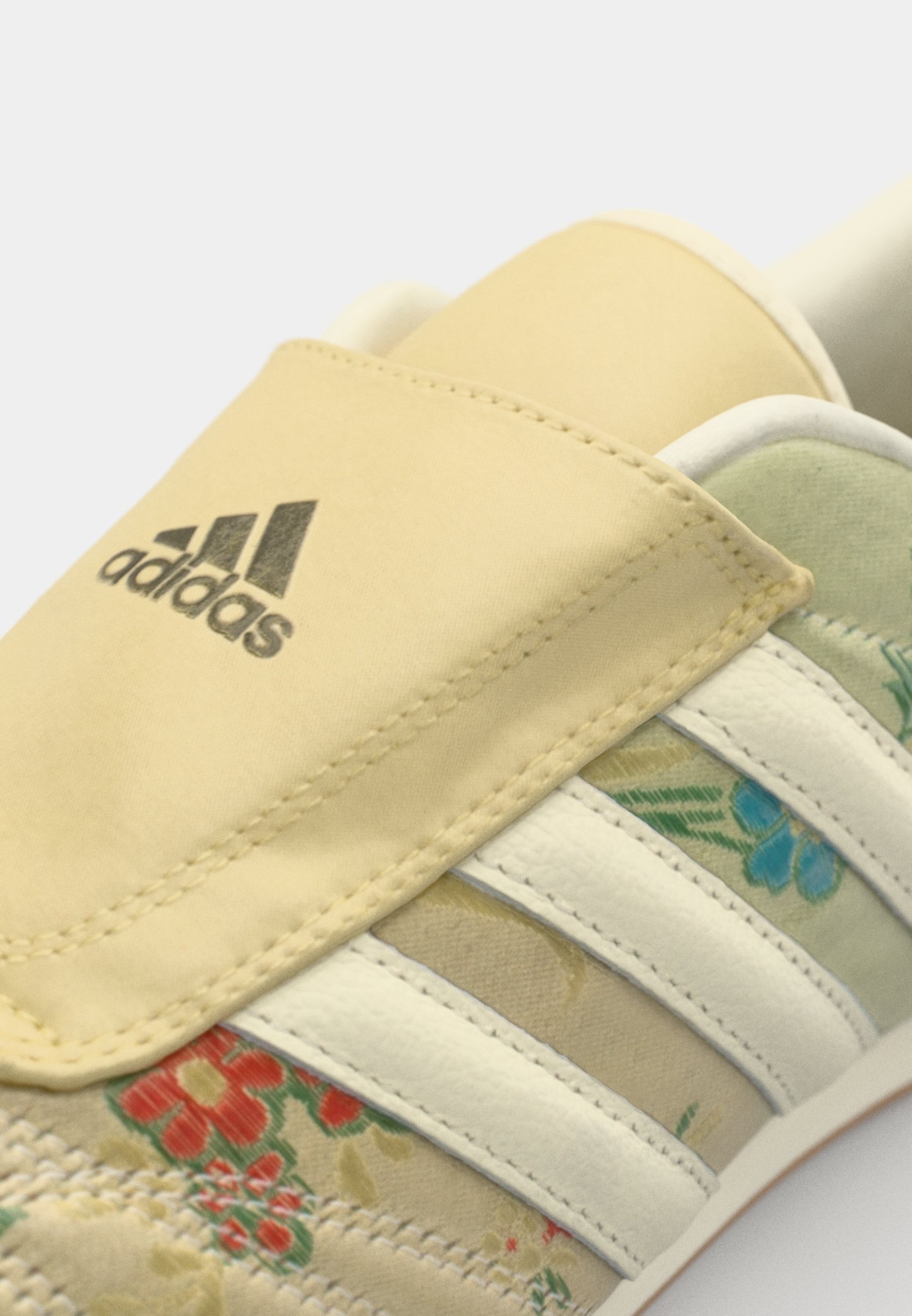adidas Originals TAEKWONDO X LIBERTY LONDON - Trainers - cream