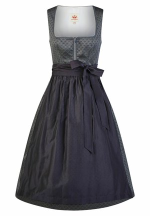 Traditionelles ärmelloses Dirndlkleid mit gemustertem grauem Mieder, vorderem Reißverschluss und einfarbig dunkelblauer Schürze, die in einer Schleife auf der Taille gebunden ist.