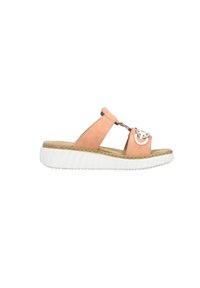 Sandale à glissière en suède pêche avec semelle en caoutchouc blanc. Présente une ouverture au niveau des orteils et un accent en métal décoratif à l'avant.