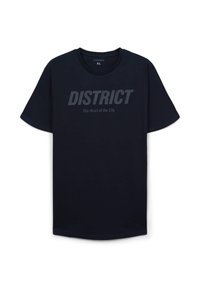 T-shirt in cotone blu navy con colletto rotondo, maniche corte e una grafica frontale che riporta la scritta "DISTRICT" con il sottotitolo "Il Cuore della Città".