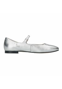 Zilveren ballet flats van metallic leer, met een ronde neus en een enkele band over de wreef. Platte hak ontwerp.