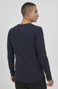 11 Project PRANAKLET - Topper langermet - dark blue