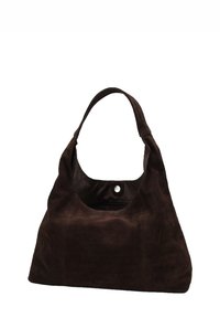 Bolso de ante marrón con un diseño holgado, que cuenta con una única asa en forma de lazo y un cierre magnético en la parte superior. Textura suave, sin herrajes visibles.