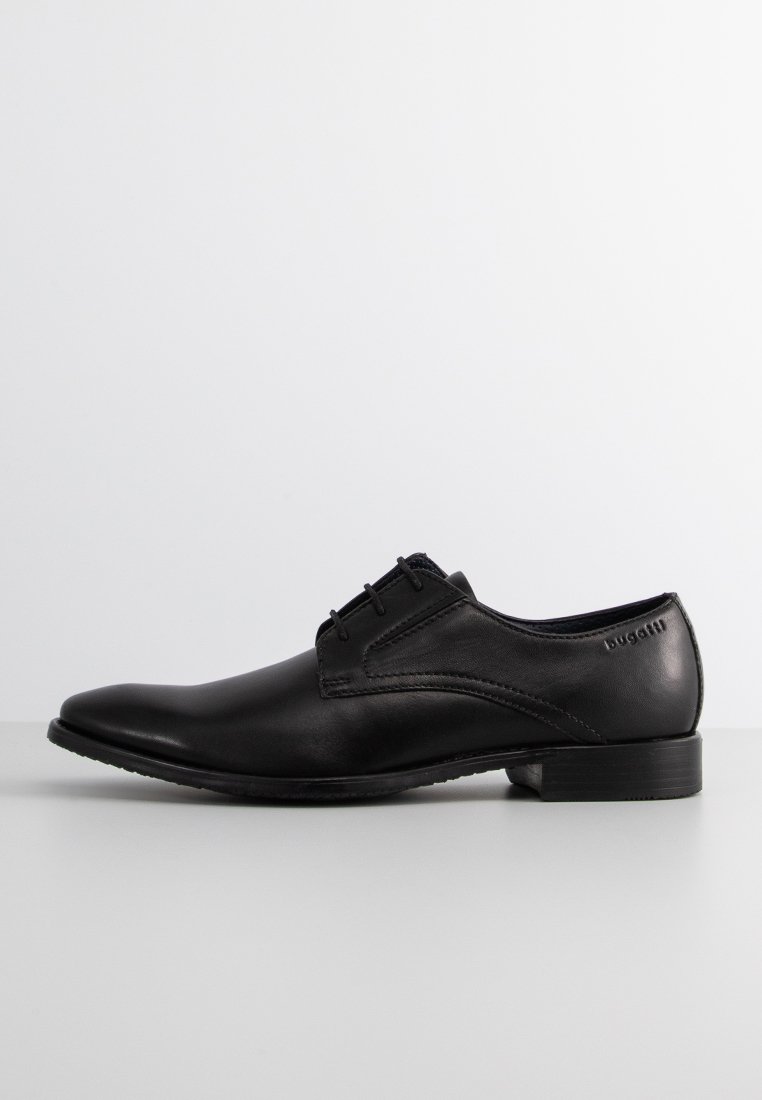 Schwarze Leder-Dressschuhe mit einem eleganten Design, spitzer Zehenform und Schnürsenkeln. Verfügt über dezente Nähte und eine niedrige Gummisohle.