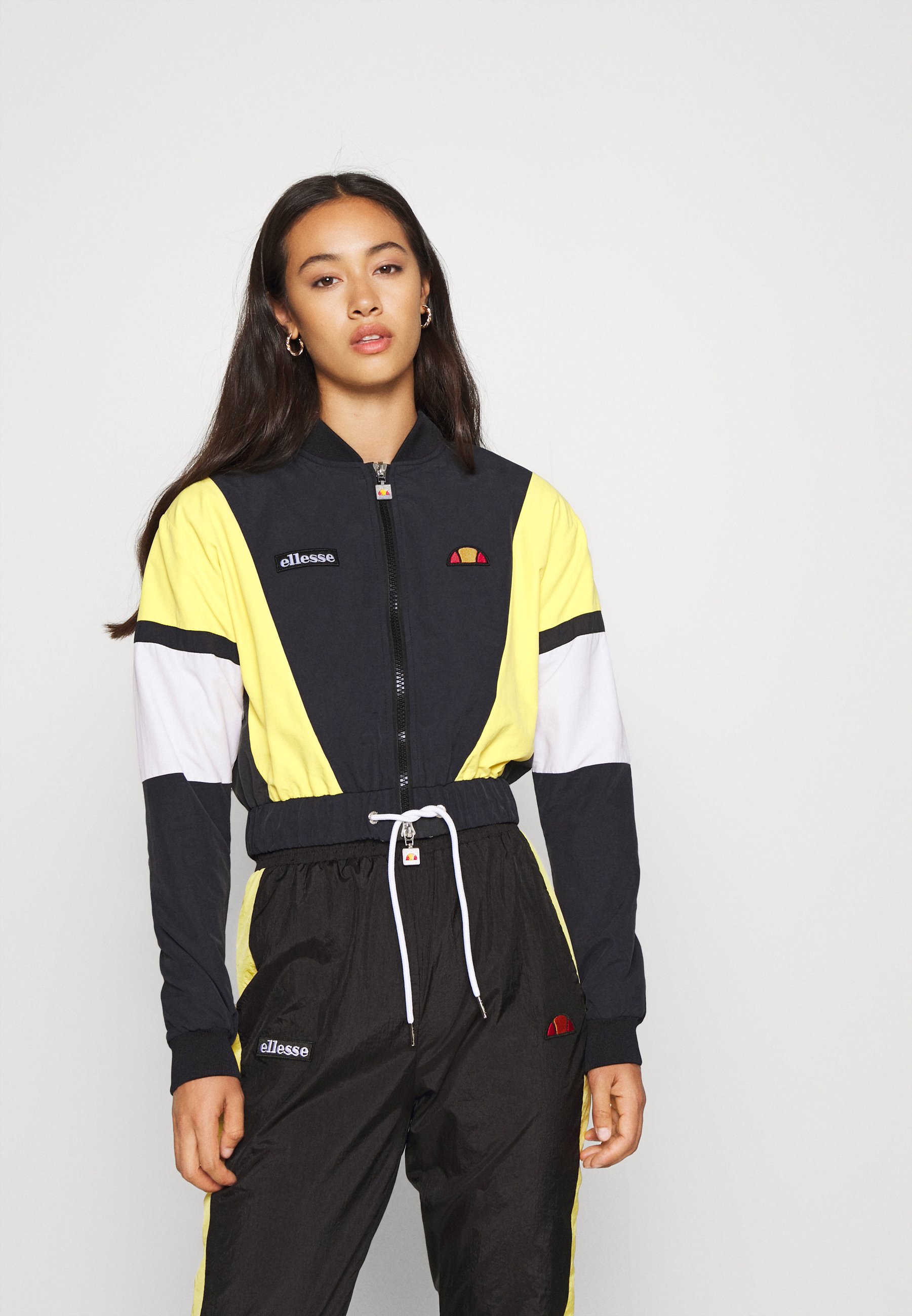 Ellesse Jackor Dam . Köp damjackor online på Zalando.se Ellesse Jackor Dam . Köp damjackor online på Zalando.se