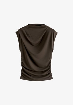 Brun ärmlös topp med en draperad huva, rynkdetaljer längs sidorna och en slät, mjuk tygkänsla.
