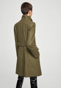Mango Abrigo clásico - khaki