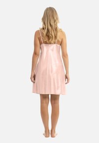 LOHE CORTO - Camisón - pink