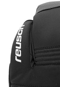 Gant de sport noir avec des articulations rembourrées, tissu texturé et logo "Reusch" blanc. Coutures renforcées et design ergonomique pour une meilleure prise.