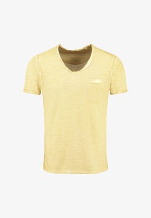 T-shirt en coton jaune clair à manches courtes avec un col rond et une petite poche poitrine sur le côté gauche.