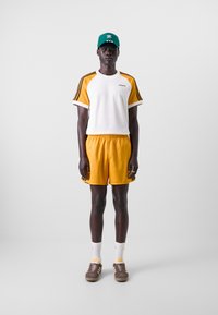 adidas Originals Print T-shirt - off white