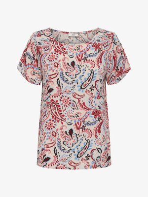 Korteermet bluse med blomstret paisleymønster i rødt, blått og svart på en lys bakgrunn, med rund hals og avslappet passform.