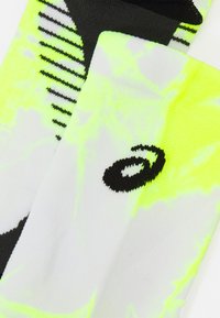 ASICS PERFORMANCE RUN CREW UNISEX - Spordisokid - safety yellow