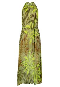 Robe longue sans manches en tissu léger et transparent, arborant un motif de feuilles vertes et brunes, cintrée à la taille avec une ceinture assortie.