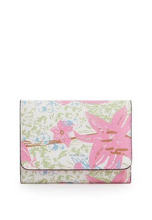 Kompakt rektangulær pung med pink og grønt blomsterprint på lys baggrund, med klaplukning og "MIRIADE"-logo.
