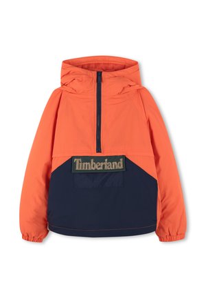 Anorak color-blocké orange et marine avec capuche, fermeture éclair mi-longue à l'avant et grand patch logo Timberland sur la poitrine. Tissu léger.
