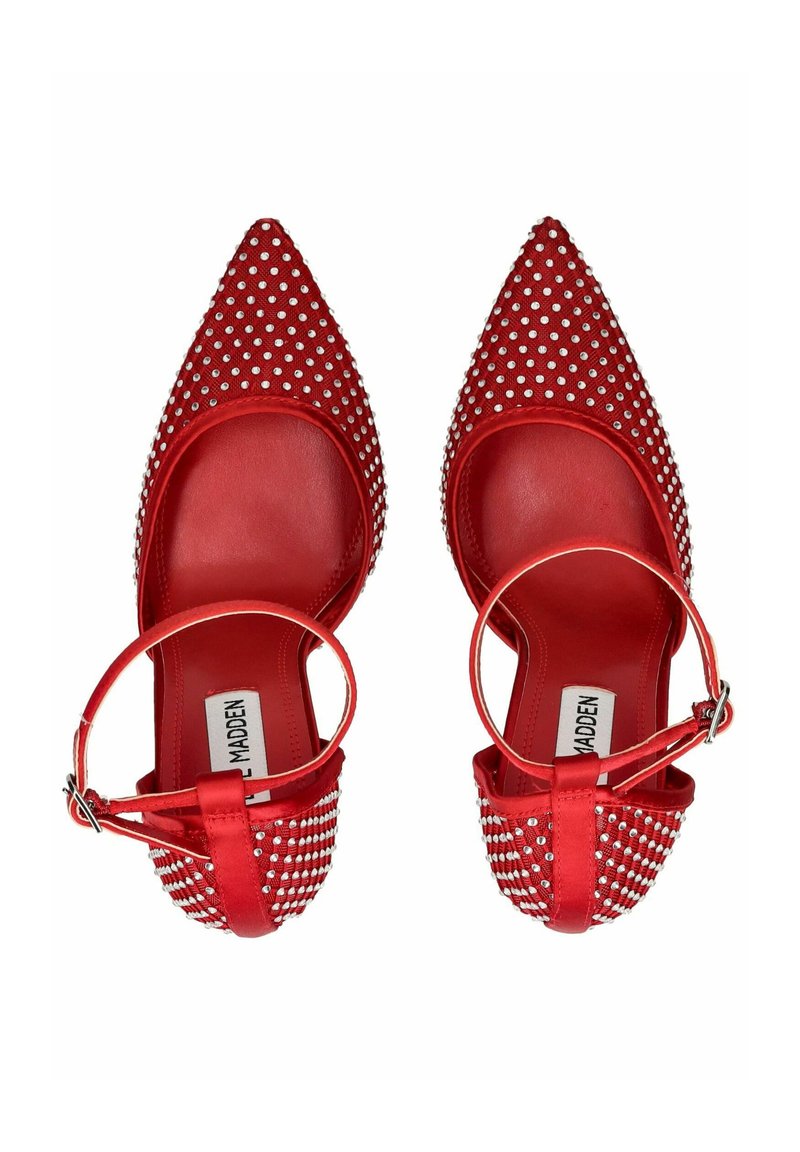 Escarpins Steve Madden 'Lois' Rouge Chevron Bout Rond - Taille US 7, Occasion