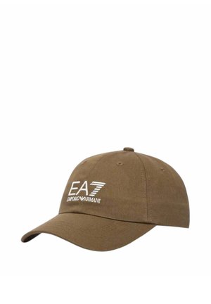 Gorra de béisbol marrón con visera curva y logo blanco EA7 Emporio Armani bordado en el panel central delantero.