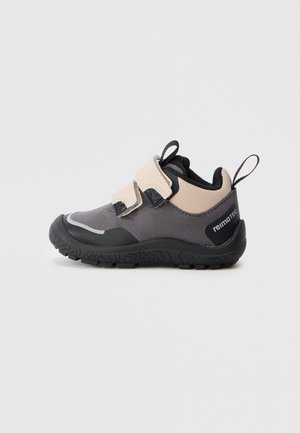 VIIKARI UNISEX - Sneakers hoog - soft black